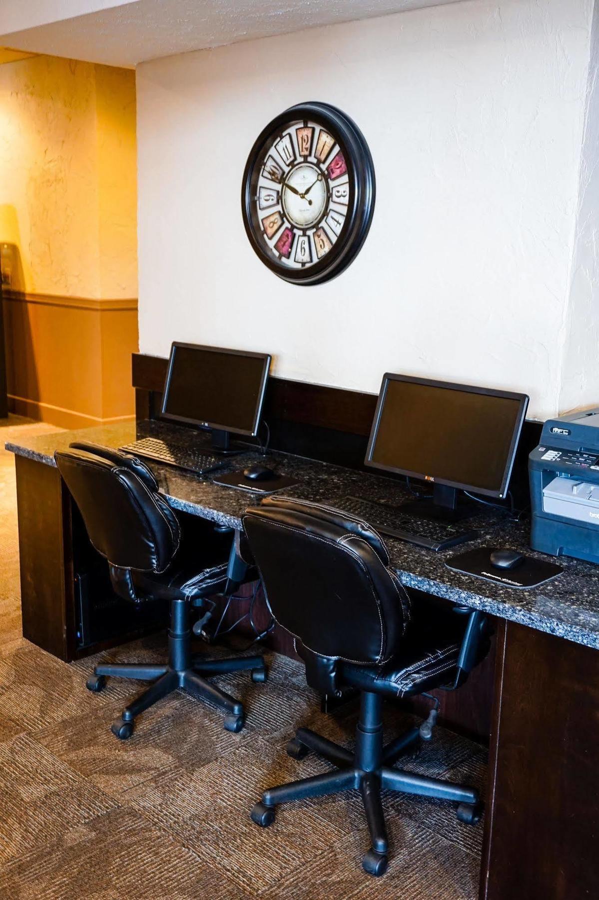 Boarders Inn & Suites By Cobblestone Hotels - Grand Island Exterior foto